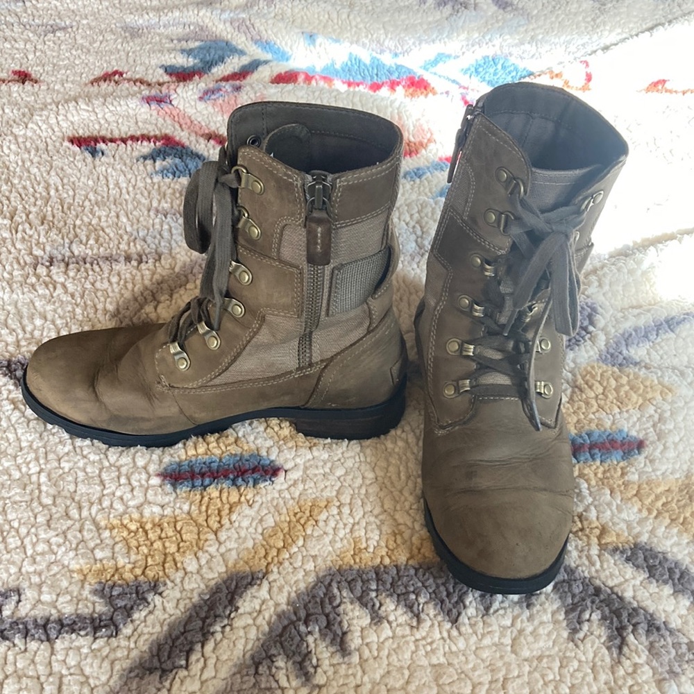 Last chance Deleting this week! Sorel The Emelie Conquest boot